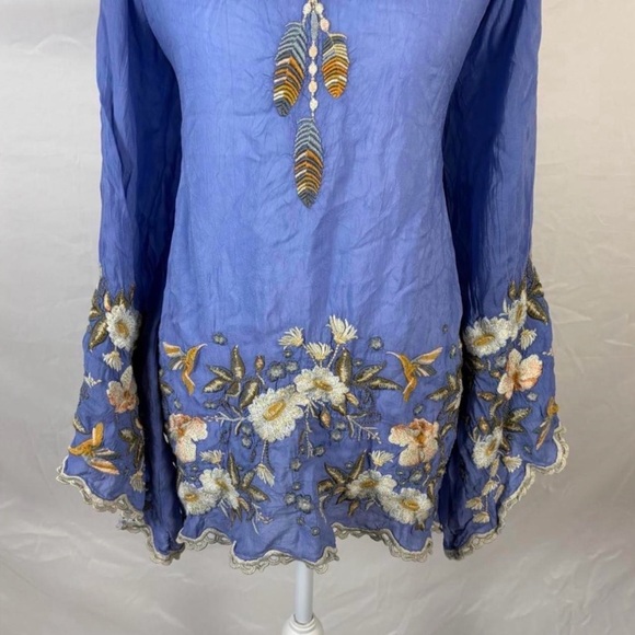 Johnny Was Rare Periwinkle Blue Embroidered Boho Blouse Bell Sleeve Tunic Size M - Picture 3 of 8